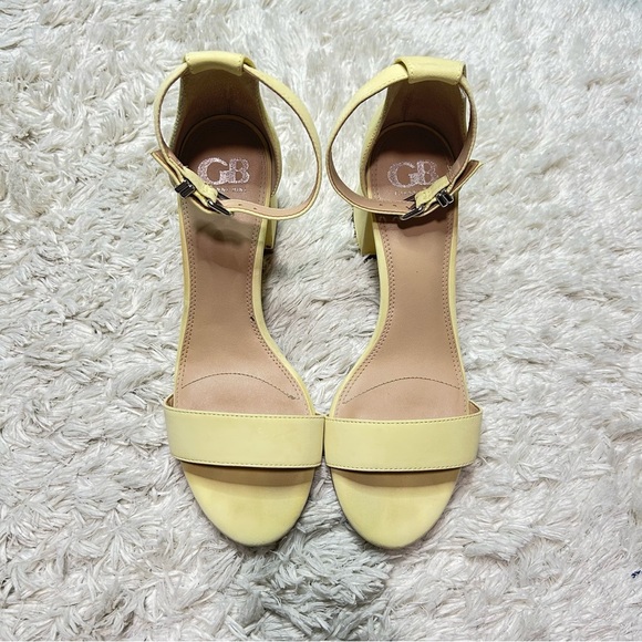Gianni Bini Soft Yellow Block Sandal Heel 8.5 - Picture 2 of 6